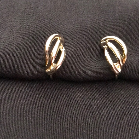 Beautiful Vintage Signed Napier Screwback Clip On Earrings, Gold Tone - Picture 2 of 8